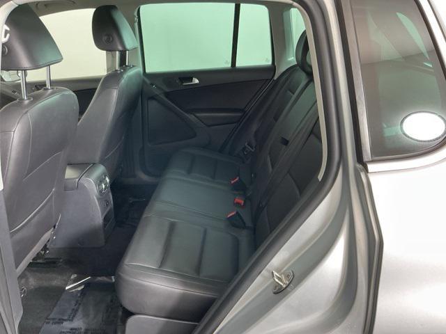 Photo of 2012 Reflex Silver Metallic Volkswagen Tiguan