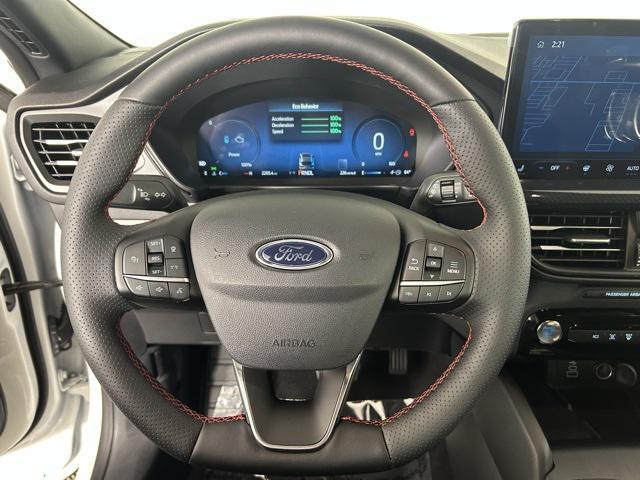 Photo of 2025 White Metallic Ford Escape