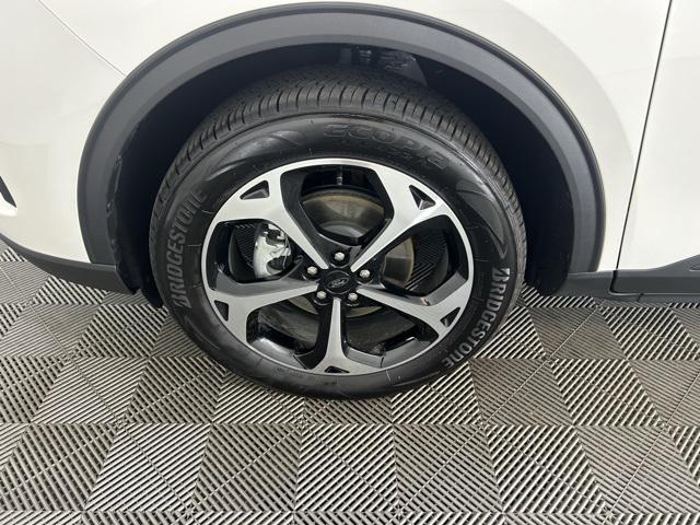 Photo of 2025 White Metallic Ford Escape