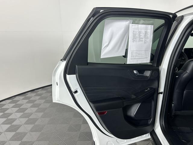 Photo of 2025 White Metallic Ford Escape