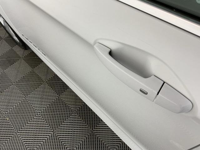 Photo of 2019 Summit White Chevrolet Impala