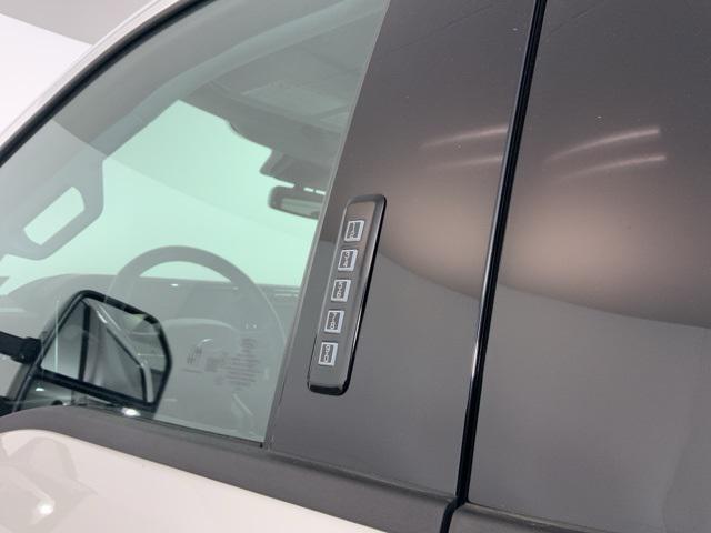 Photo of 2024 White Ford F-350