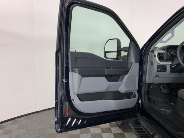 Photo of 2025 Antimatter Blue Metallic Ford F-350