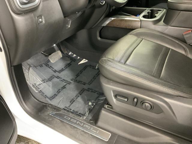 Photo of 2019 White Frost Tricoat GMC Sierra 1500