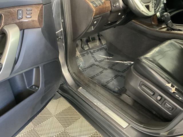 Photo of 2011 Polished Metal Metallic Acura MDX