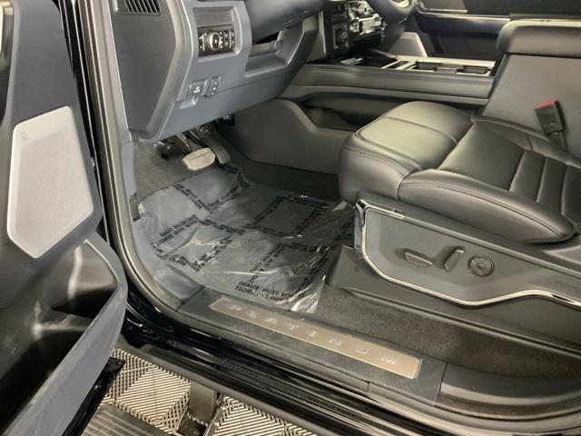 Photo of 2025 Agate Black Metallic Ford F-250