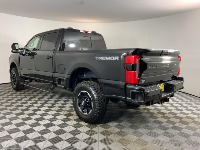 Photo of 2025 Agate Black Metallic Ford F-250