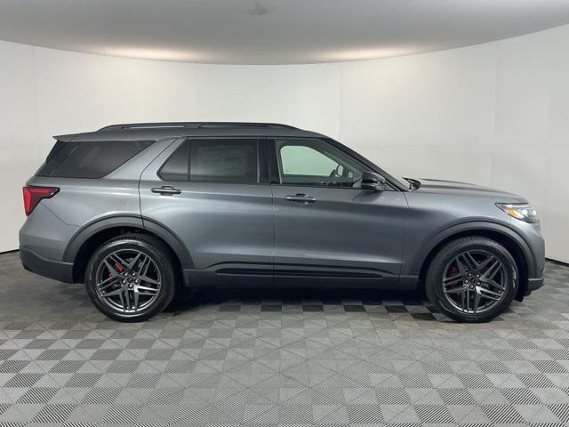 Photo of 2025 Carbonized Gray Metallic Ford Explorer