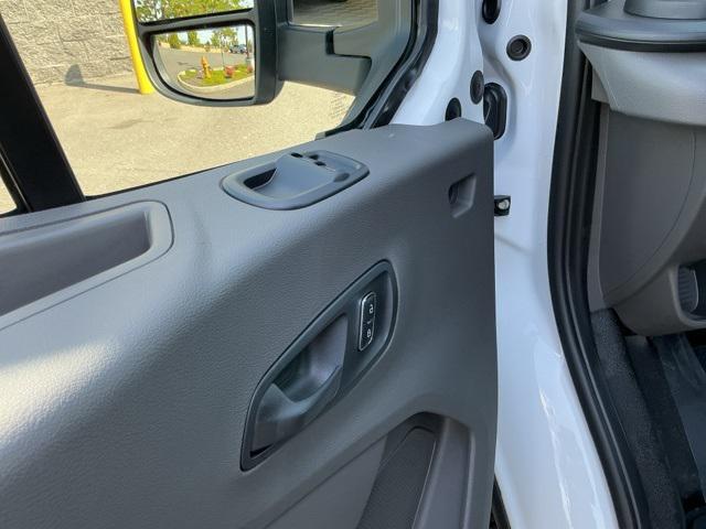Photo of 2025 Oxford White Ford Transit-250