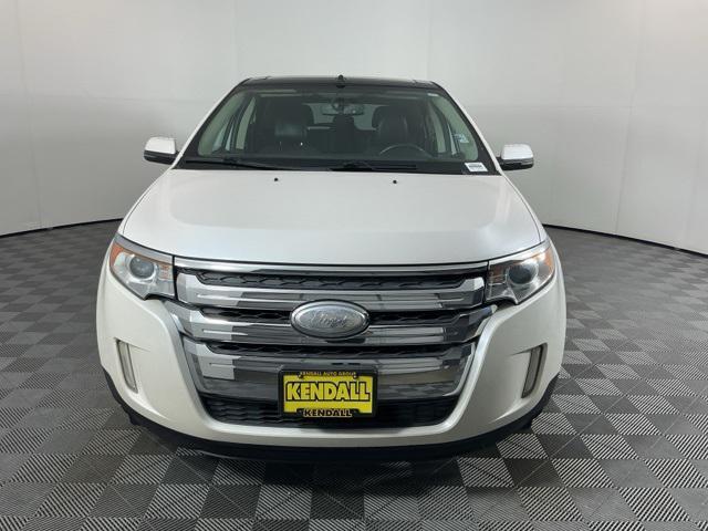 Photo of 2013 White Platinum Ford Edge