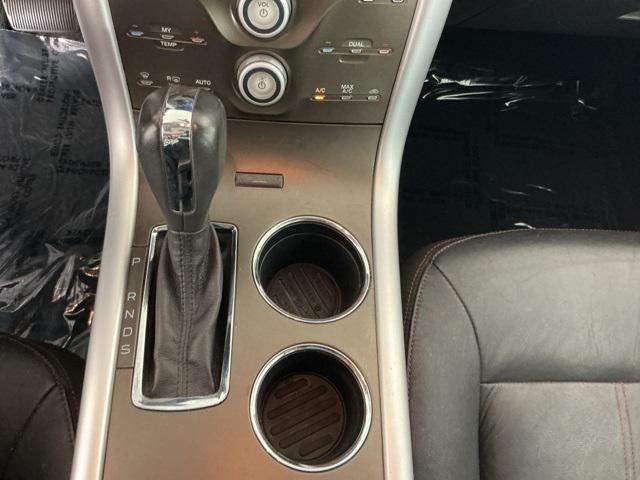 Photo of 2013 White Platinum Ford Edge