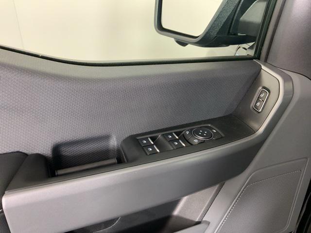 Photo of 2025 Agate Black Metallic Ford F-150 Lightning
