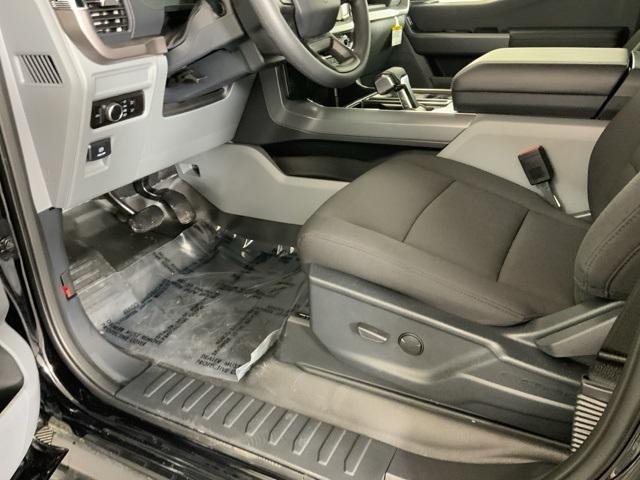 Photo of 2025 Agate Black Metallic Ford F-150 Lightning