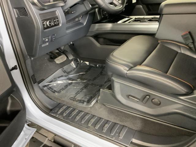 Photo of 2025 Glacier Gray Metallic Tri-Coat Ford F-350