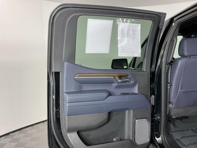 Photo of 2024 Black Chevrolet Silverado 1500