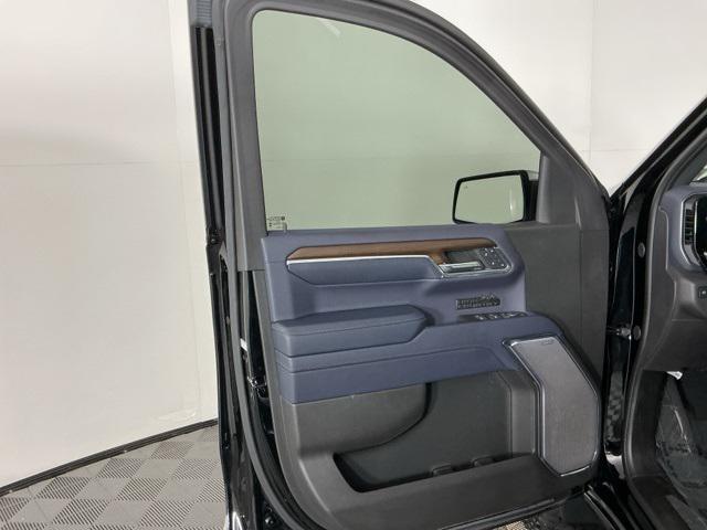 Photo of 2024 Black Chevrolet Silverado 1500