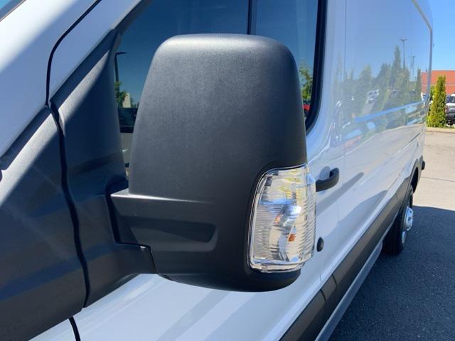 Photo of 2025 Oxford White Ford Transit-250