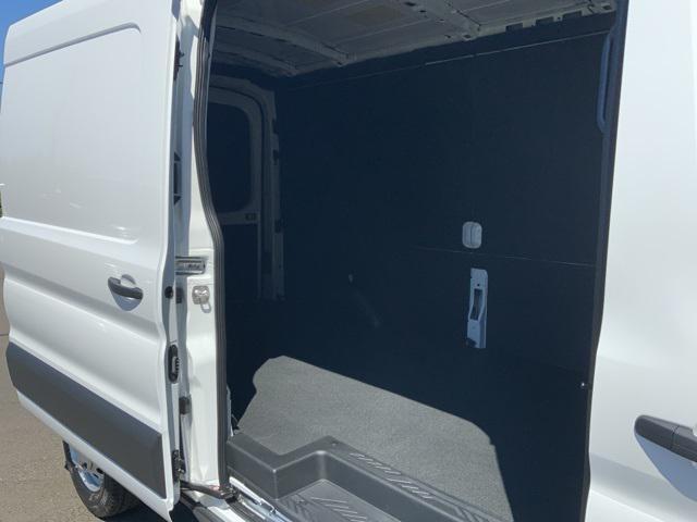 Photo of 2025 Oxford White Ford Transit-250