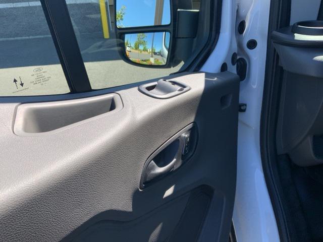 Photo of 2025 Oxford White Ford Transit-250