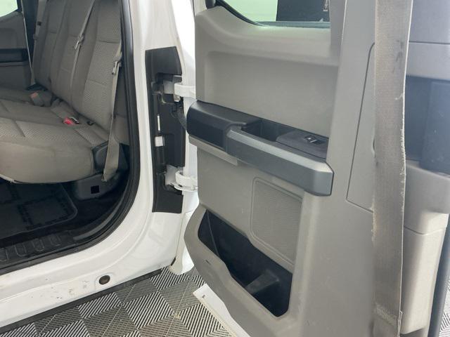 Photo of 2017 Oxford White Ford F-150