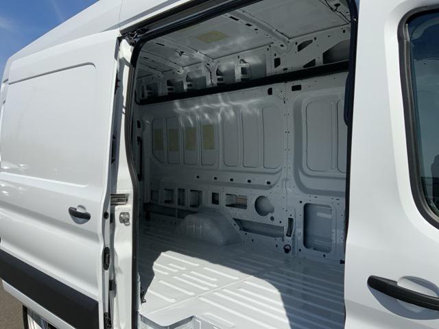Photo of 2025 Oxford White Ford Transit-350