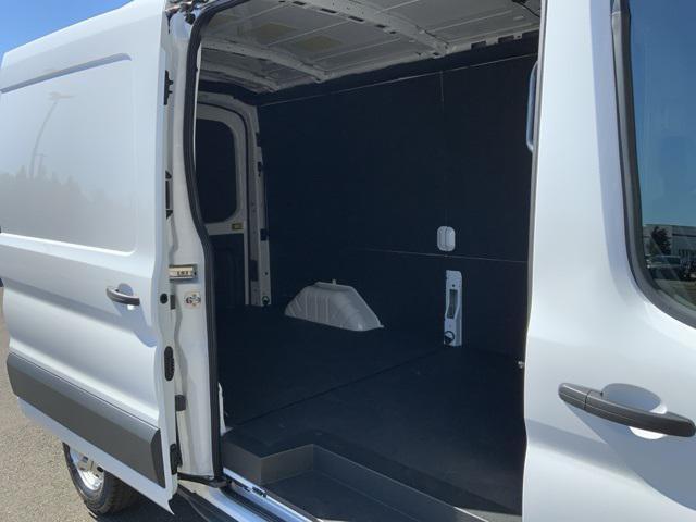 Photo of 2025 Oxford White Ford Transit-250