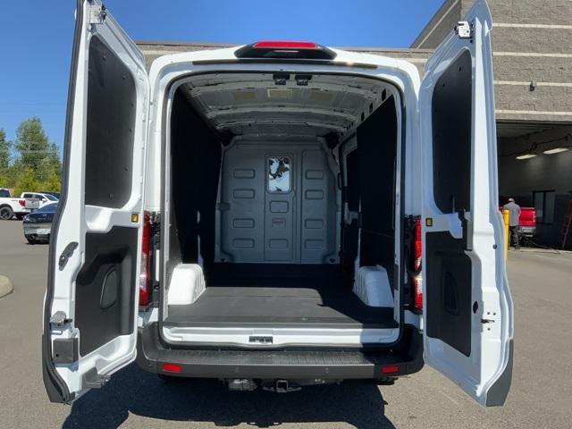 Photo of 2025 Oxford White Ford Transit-250