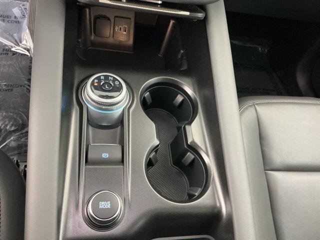 Photo of 2025 White Metallic Ford Explorer