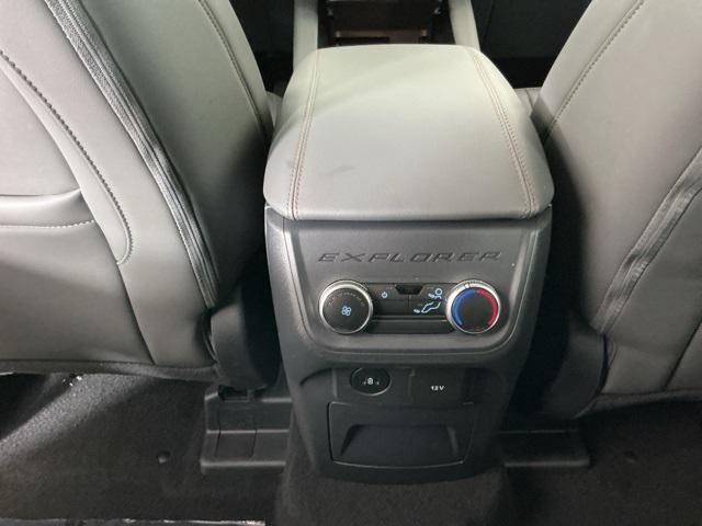 Photo of 2025 White Metallic Ford Explorer