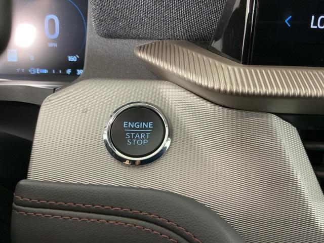 Photo of 2025 White Metallic Ford Explorer