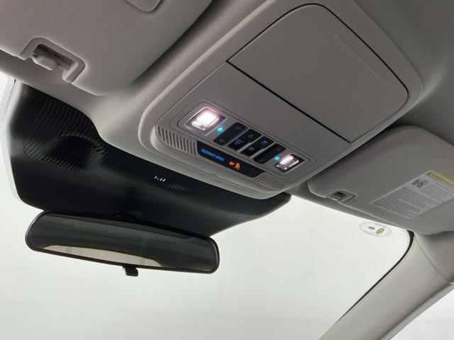 Photo of 2025 White Metallic Ford Explorer