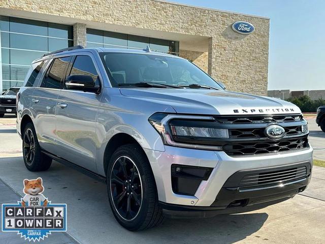 Photo of 2022 Iconic Silver Ford Expedition