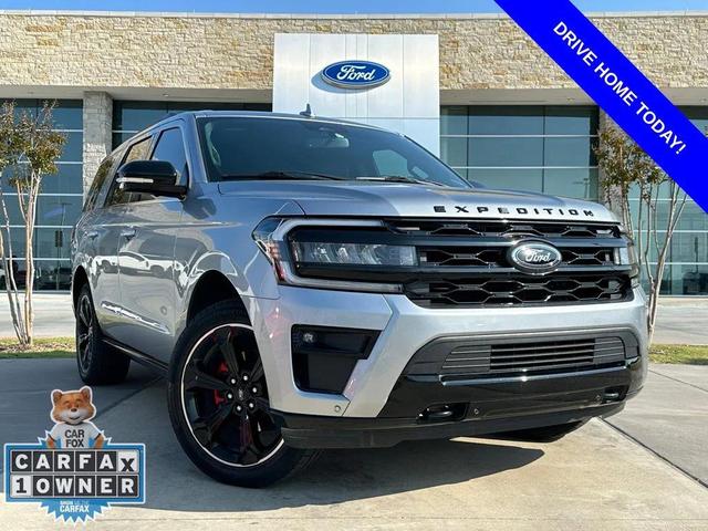 Photo of 2022 Iconic Silver Ford Expedition