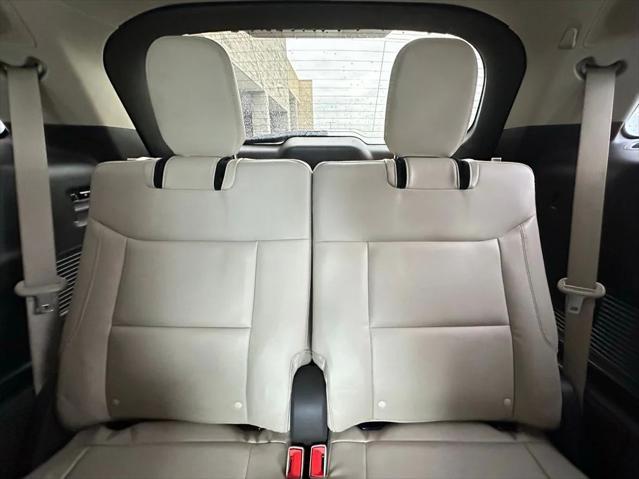 Photo of 2021 Star White Tri-Coat Ford Explorer