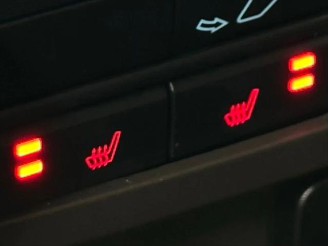 Photo of 2021 Star White Tri-Coat Ford Explorer