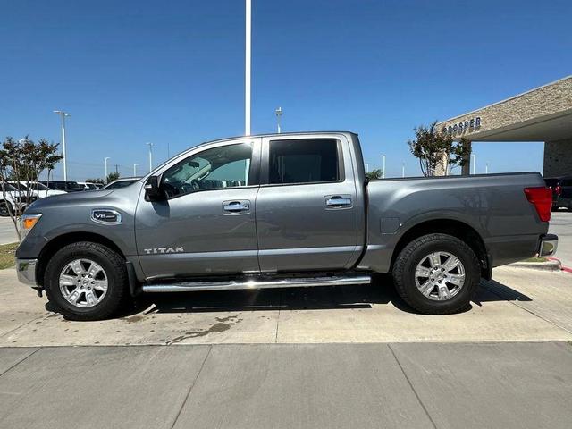 Photo of 2017 Gun Metallic Nissan Titan