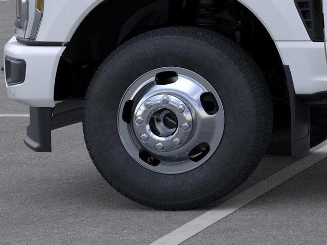 Photo of 2026 Oxford White Ford F-350