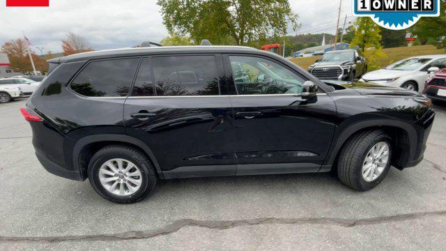 Photo of 2024 Midnight Black Metallic Toyota Grand Highlander