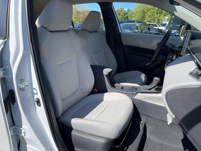 Photo of 2025 Wind Chill Pearl [extra_cost_color] Toyota Corolla Cross
