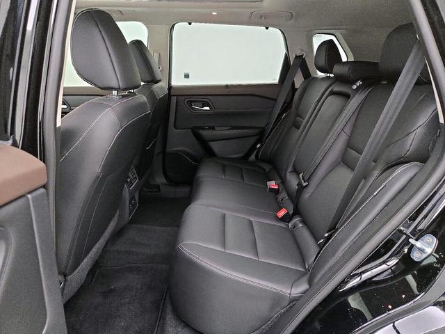 Photo of 2023 Black Nissan Rogue