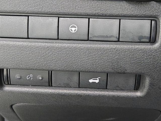 Photo of 2023 Black Nissan Rogue