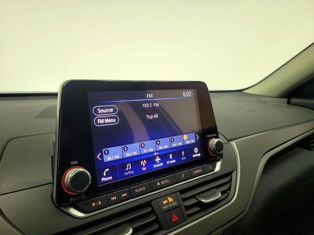 Photo of 2024 White Nissan Altima