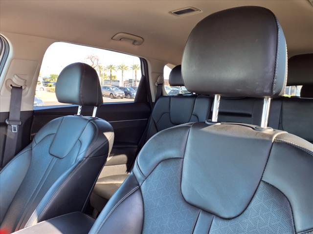 Photo of 2022 White Kia Sorento