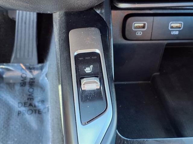 Photo of 2022 White Kia Sorento