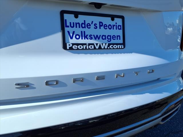 Photo of 2022 White Kia Sorento