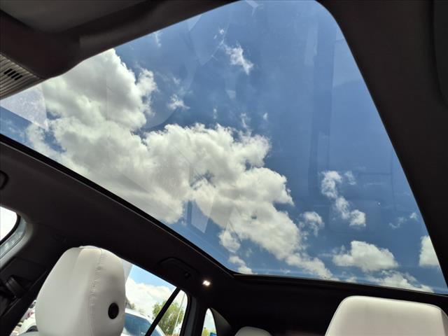 Photo of 2025 arctic blue metallic Volkswagen ID.4