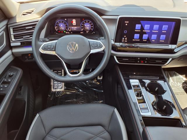 Photo of 2025 Pure White Volkswagen Atlas