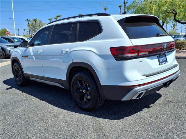 Photo of 2025 Pure White Volkswagen Atlas
