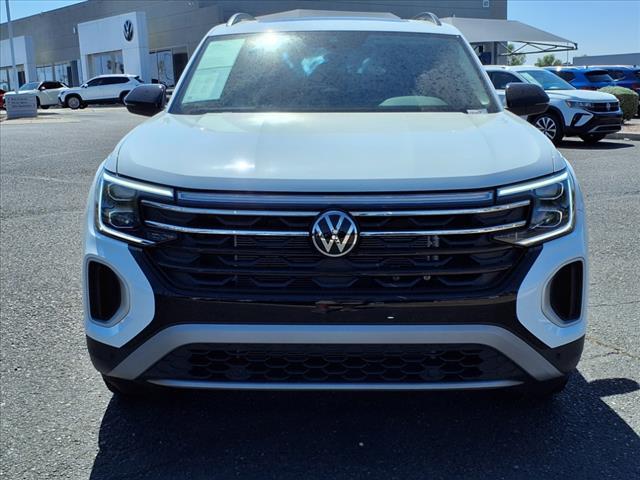 Photo of 2025 Pure White Volkswagen Atlas