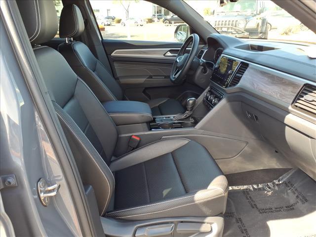 Photo of 2023 Gray Volkswagen Atlas Cross Sport